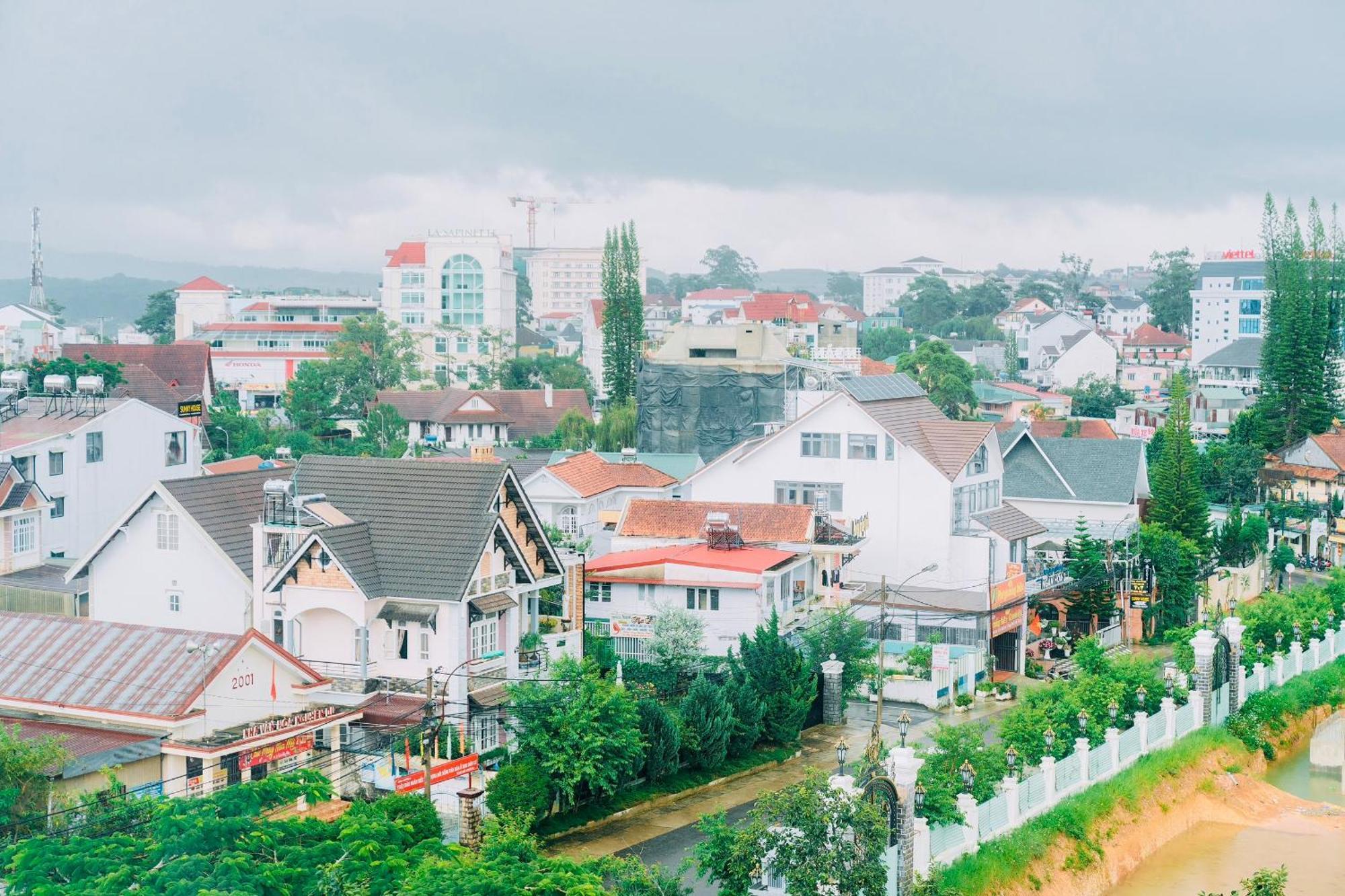Anh Duc Hotel Da Lat City Екстер'єр фото